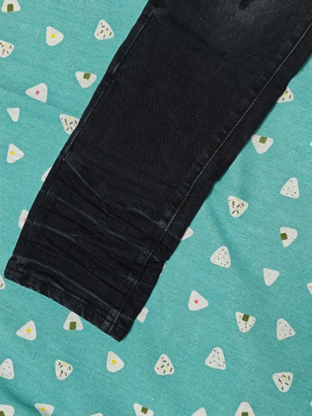 AMIRI Black Distressed Skinny Jeans with Knee Rips